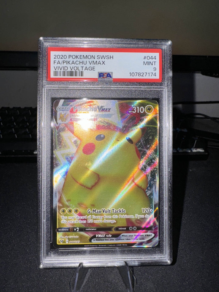 PSA 9 PIKACHU